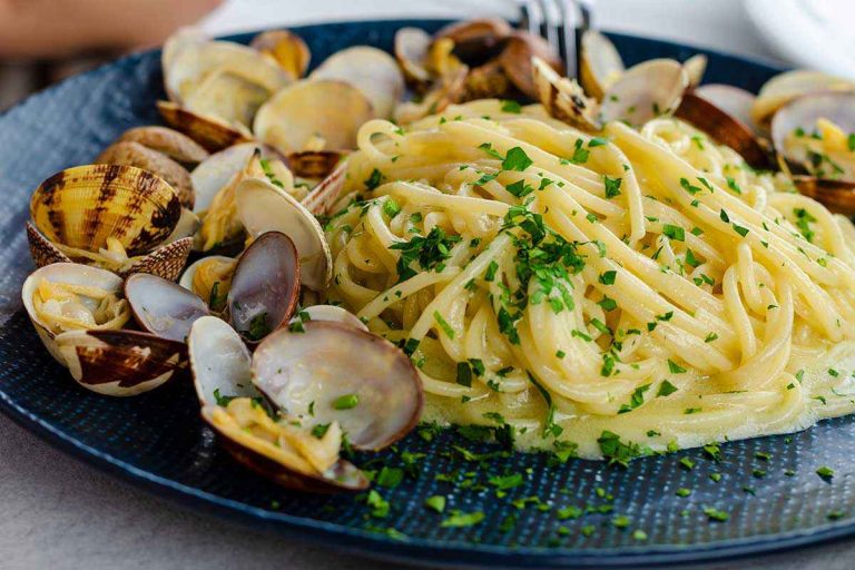 Mehr über den Artikel erfahren SPAGHETTI MIT VENUSMUSCHELN